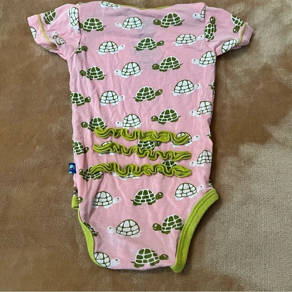 KicKee Pants Pink Turtle Ruffle Butt Bodysuit Bamboo Viscose 3-6 Months